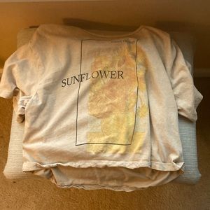 Cute tan sunflower tank top☺️